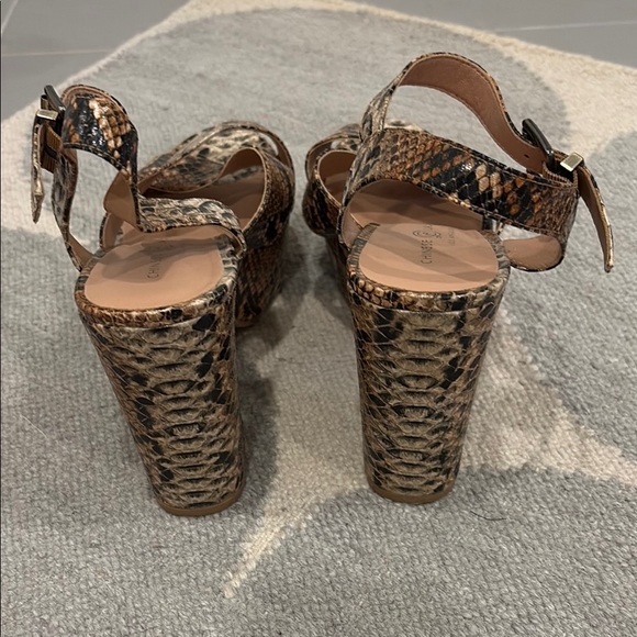 Chinese Laundry Brown and Tan Sandals with Laser-Cut Design - Picture 3 of 7